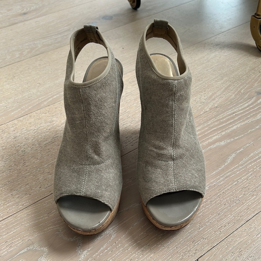 Stuart Weizman Wedges